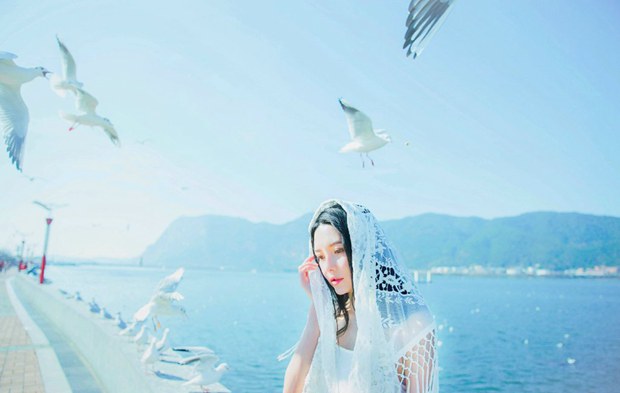 海边可爱唯美清新美女图片