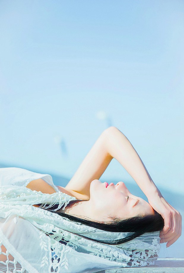 海边可爱唯美清新美女图片