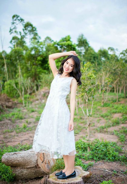 可爱爱笑阳光美女照片