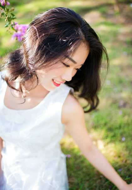 可爱爱笑阳光美女照片