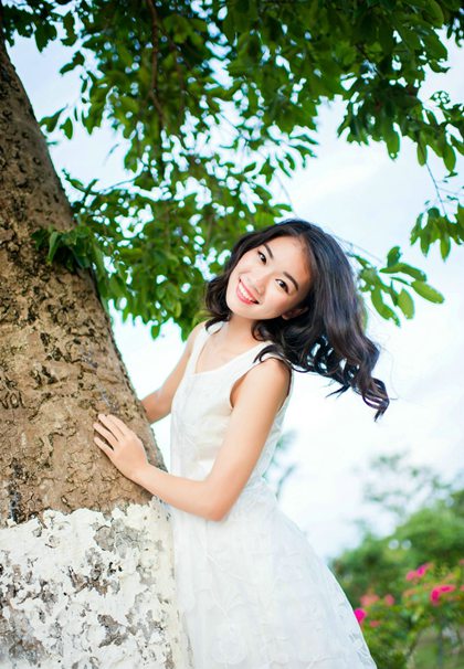 可爱爱笑阳光美女照片