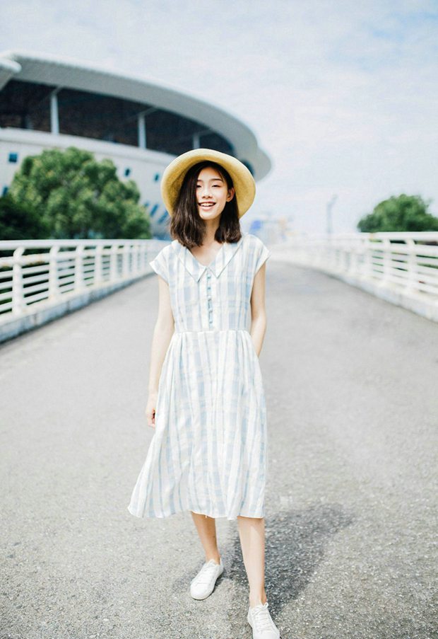 森女系亚麻长裙可爱女生图片