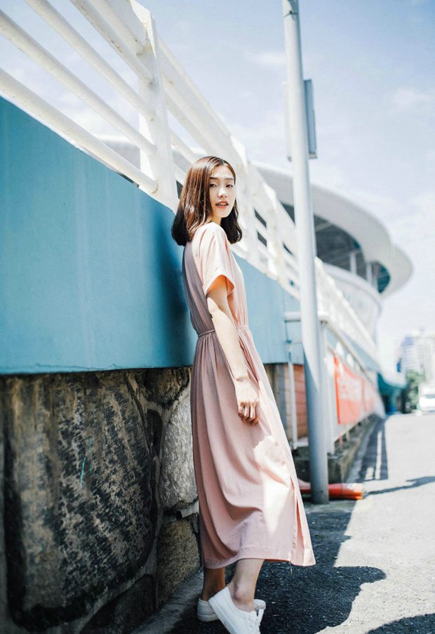 森女系亚麻长裙可爱女生图片