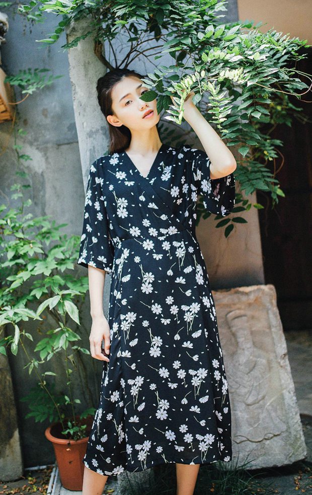 森女系亚麻长裙可爱女生图片