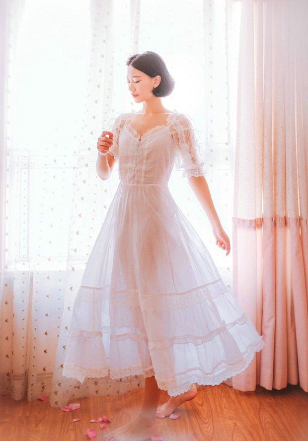 梦幻玫瑰花女生唯美图片