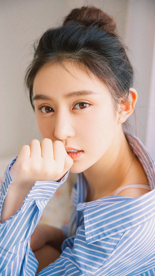 超可爱美女和猫咪萌照图片