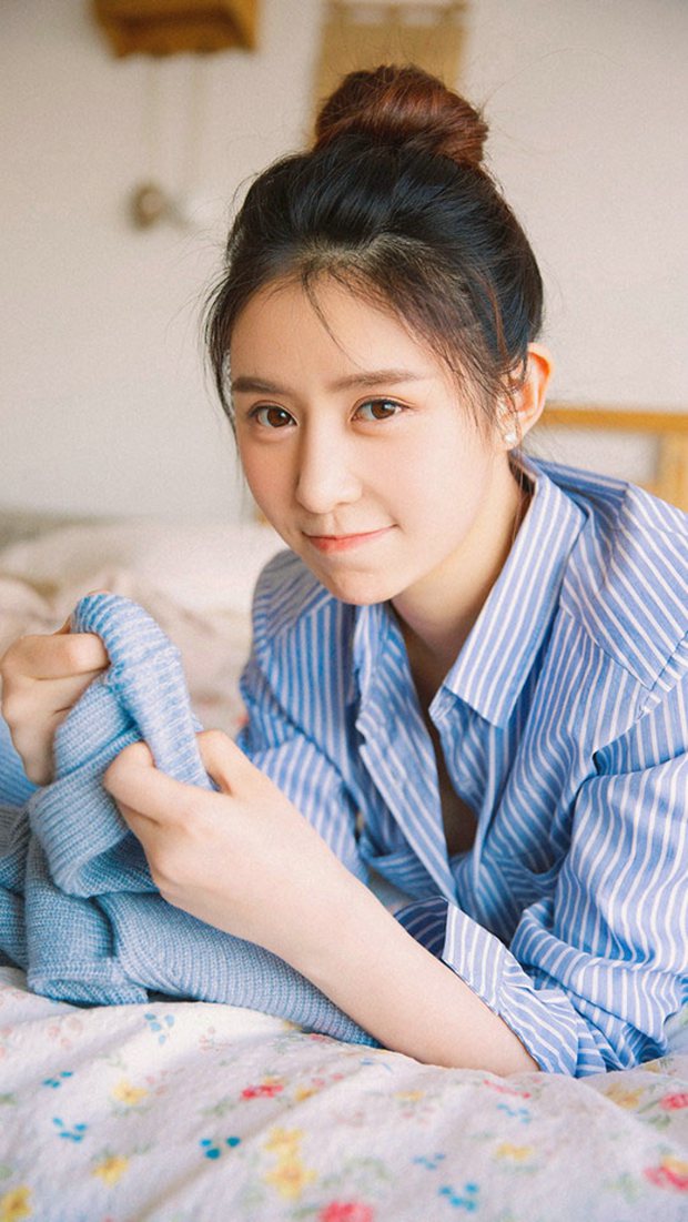 超可爱美女和猫咪萌照图片