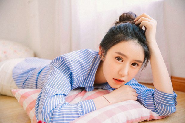超可爱美女和猫咪萌照图片