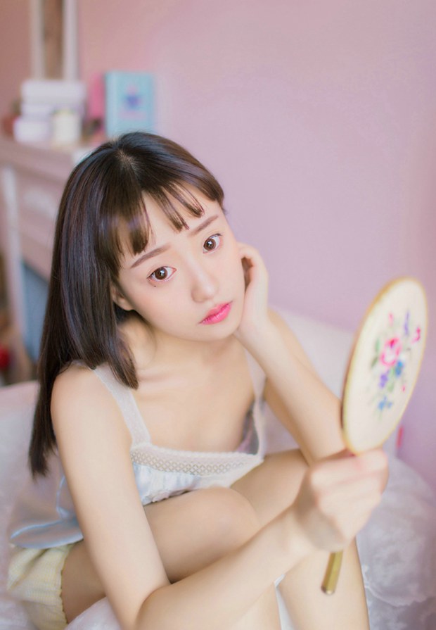 粉嫩可爱早安美女图片
