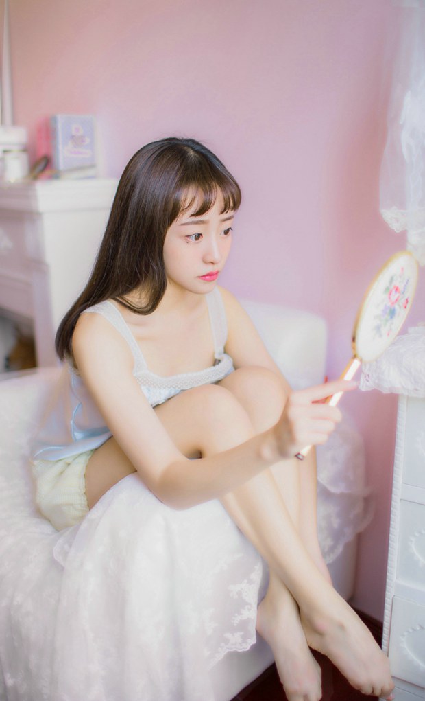 粉嫩可爱早安美女图片