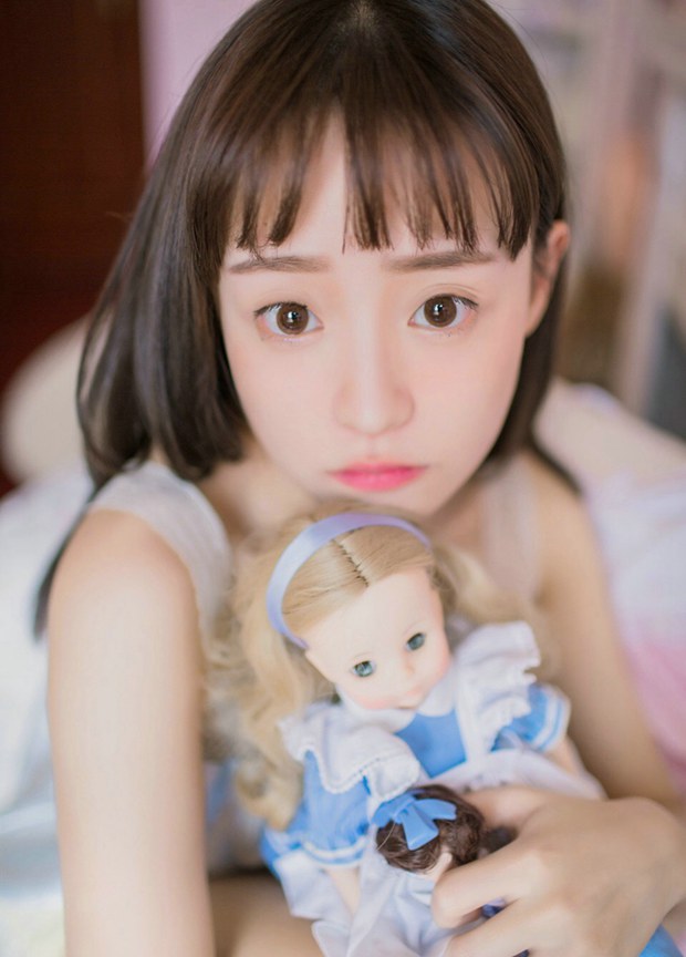 粉嫩可爱早安美女图片