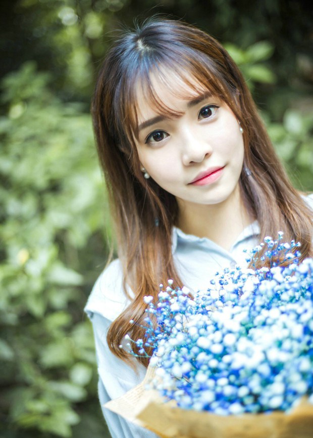 文艺甜美可爱美女图片