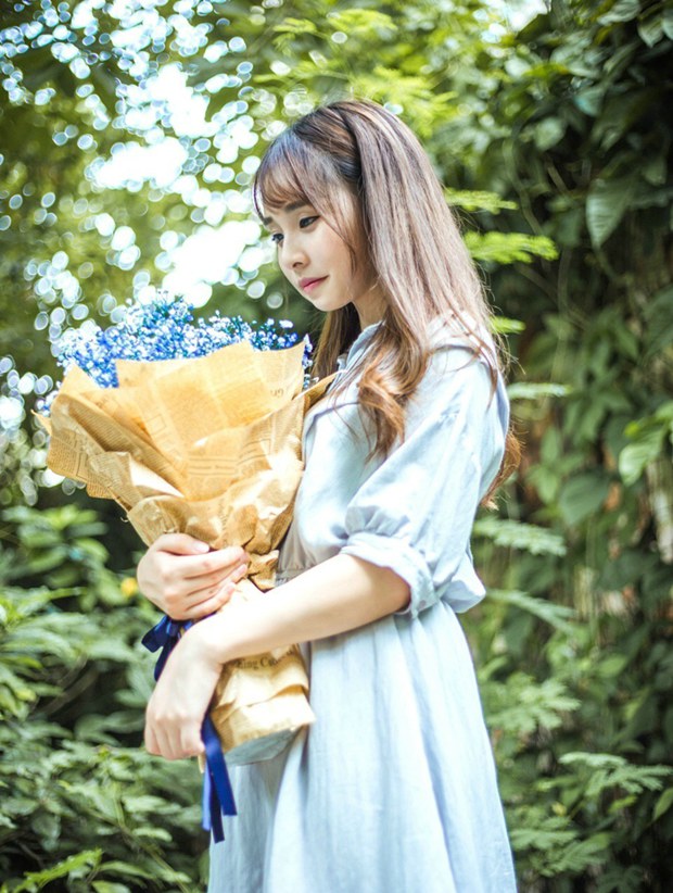 文艺甜美可爱美女图片