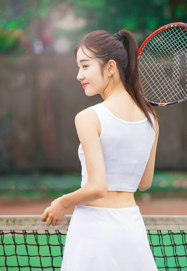 青春活力网球运动美女
