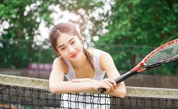 青春活力网球运动美女
