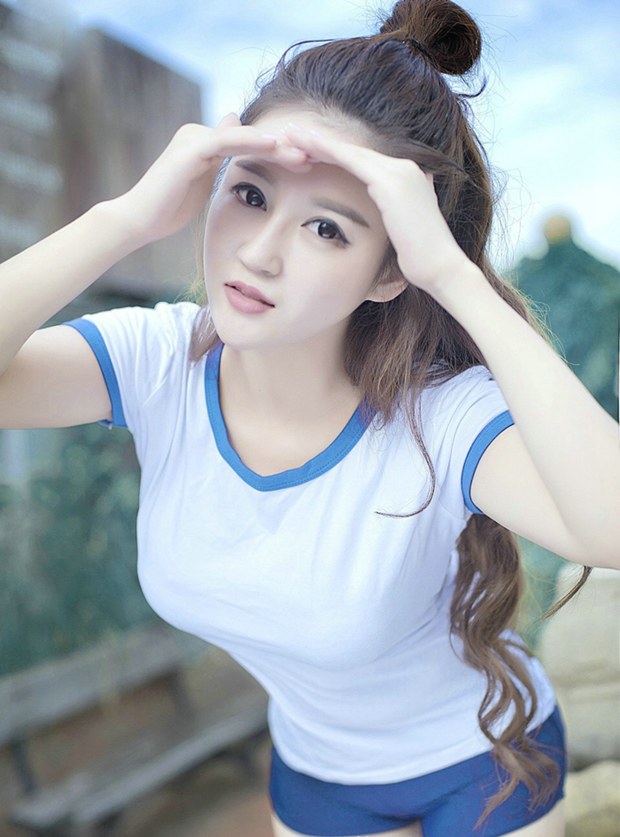 漂亮的校园女神运动装