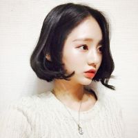 可爱萌萌哒短发女生头像