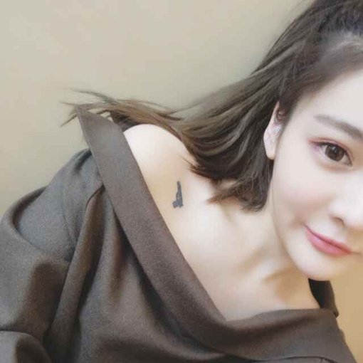 可爱网红女主播自拍真实照片
