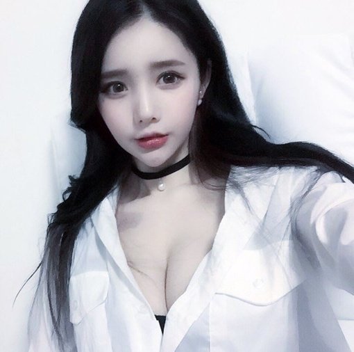 可爱网红女主播自拍真实照片