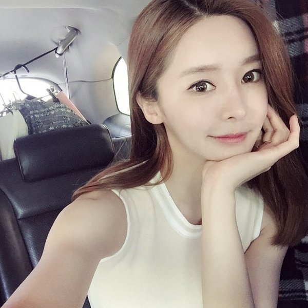 可爱网红女主播自拍真实照片