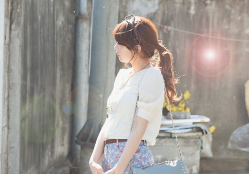 清纯淡雅女生好看意境图片