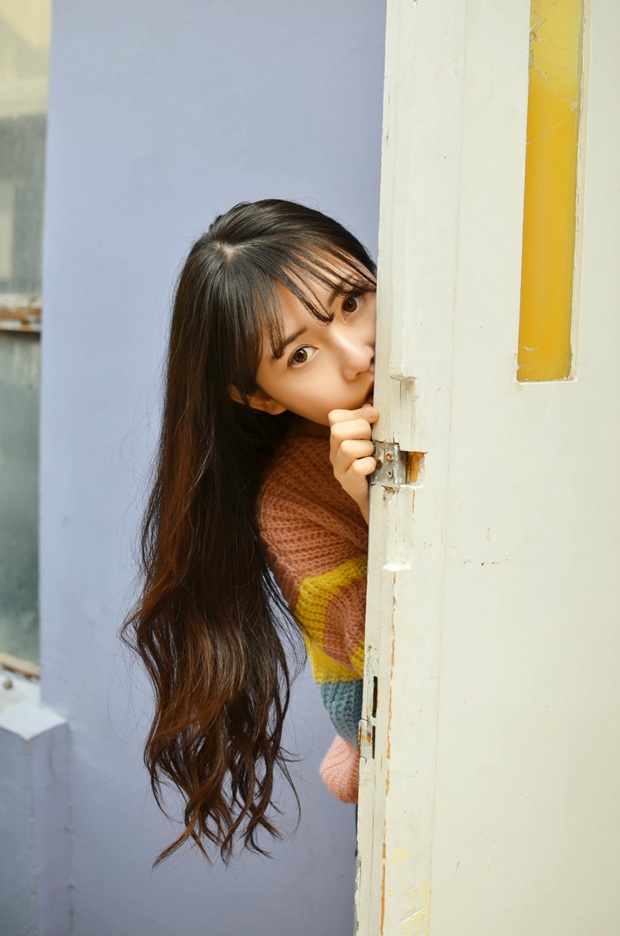 可爱萌妹子长发美女图片