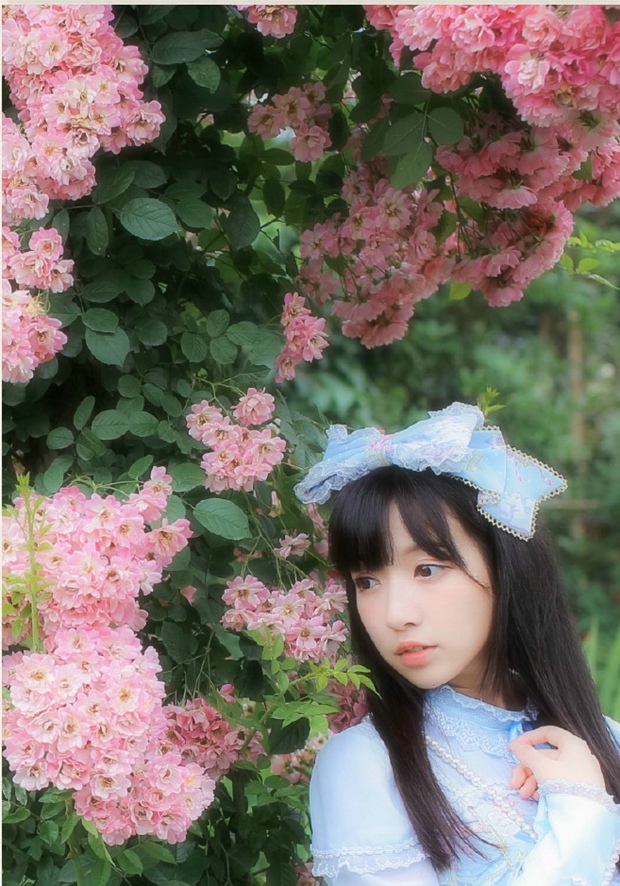 清新花园洛丽塔服粉嫩美女图片