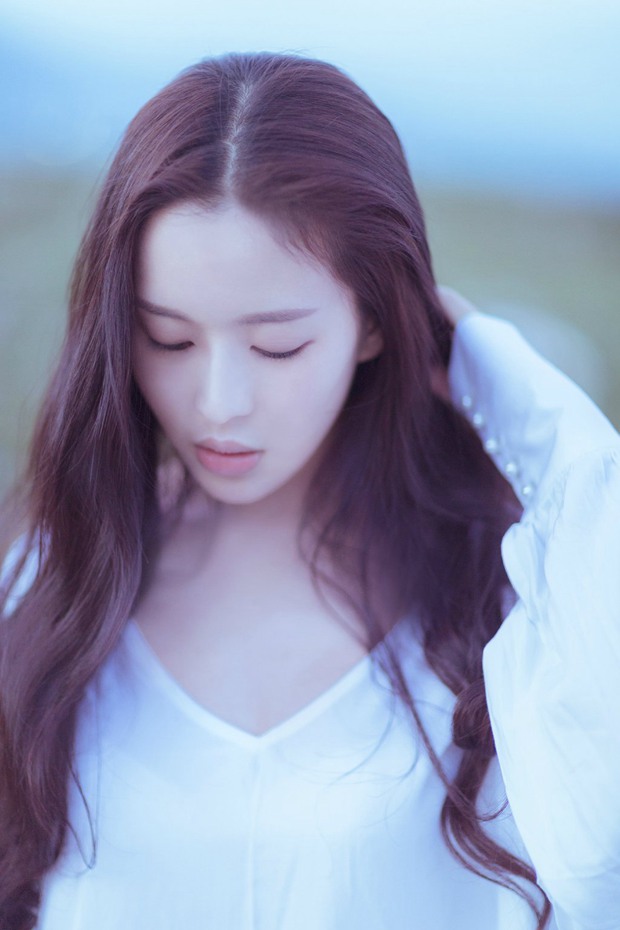 好看长发清纯美女唯美照片