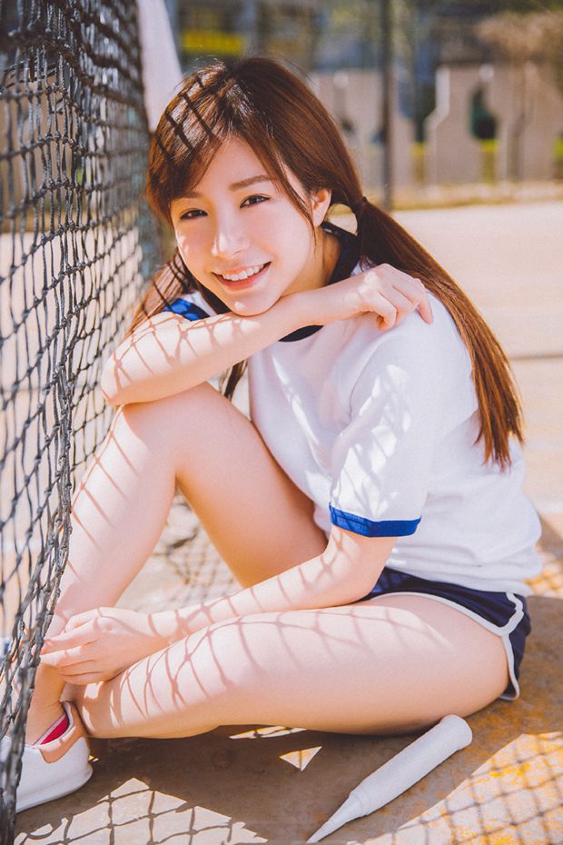 夏日清新打羽毛球美美女照片
