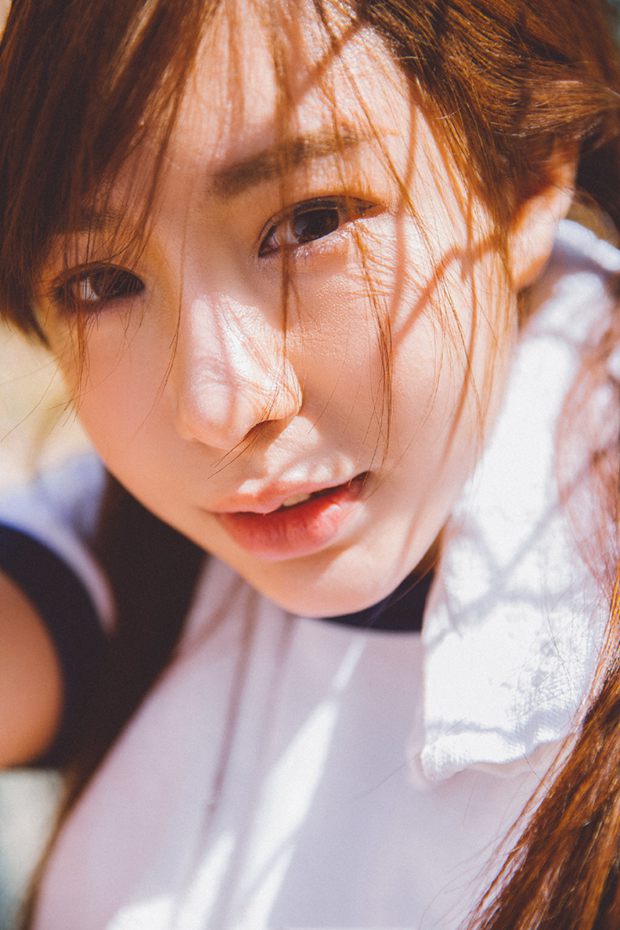 夏日清新打羽毛球美美女照片