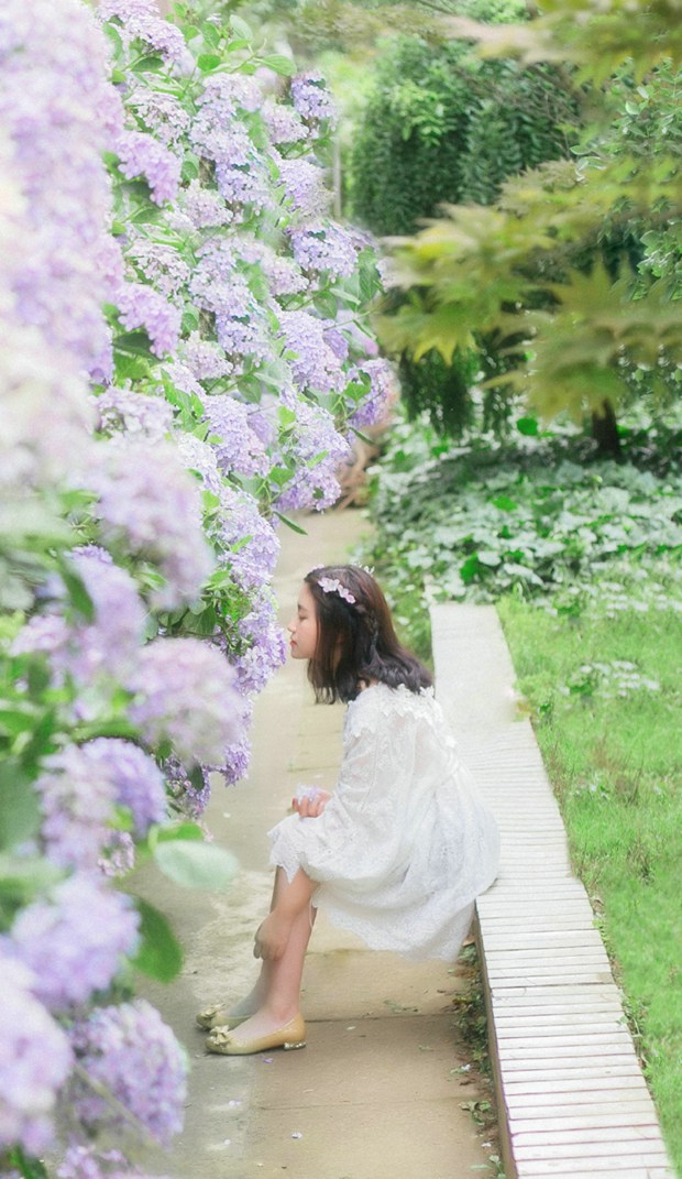 唯美小清新带花环女生
