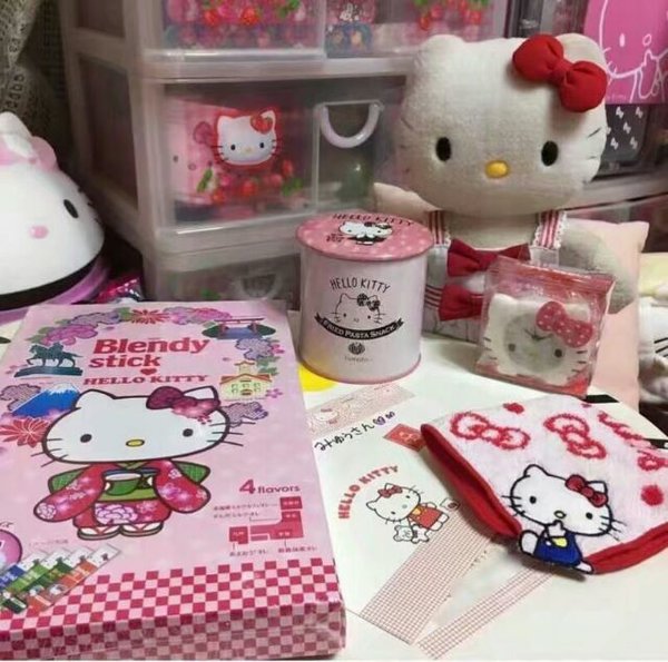 可爱美女HelloKitty猫玩具