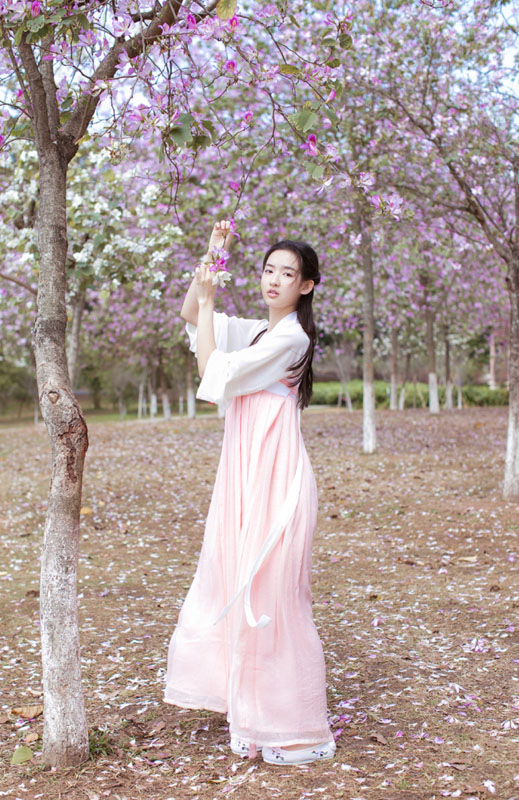 王玉雯唯美汉服高清写真图片