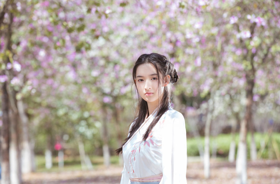 王玉雯唯美汉服高清写真图片