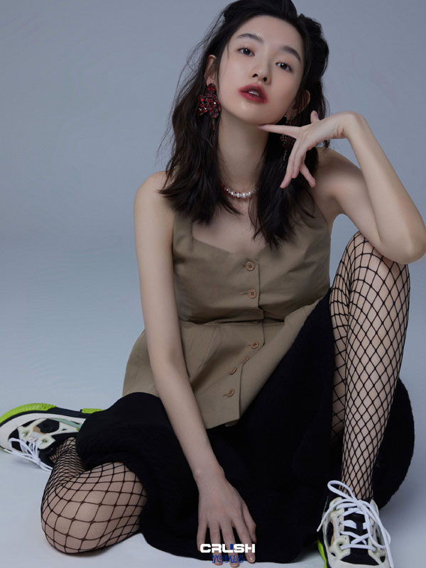 王玉雯吻痕时尚感个性写真图片