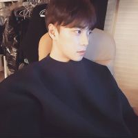 男生帅气忧郁系QQ头像