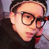 90后戴眼镜的男生头像