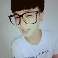 90后戴眼镜的男生头像