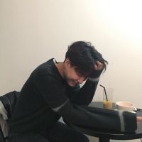 帅气发型的男生微薄头像