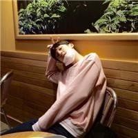 帅气发型的男生微薄头像