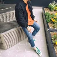 帅酷男生穿的鞋子头像