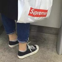 帅酷男生穿的鞋子头像