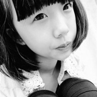 QQ真人姐妹一人两张头像