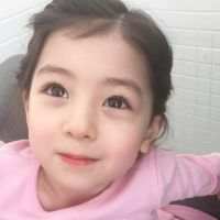 五岁Ellie韩美混血小萝莉头像
