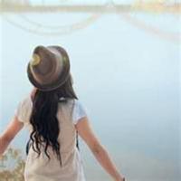 qq头像女生背影带帽子