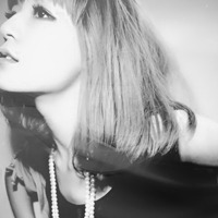 霸气女王黑白美女头像