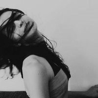 霸气女王黑白美女头像