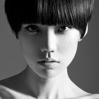 霸气女王黑白美女头像