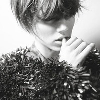 霸气女王黑白美女头像