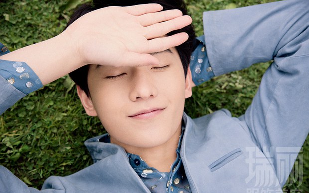 阳光大男生杨洋时尚